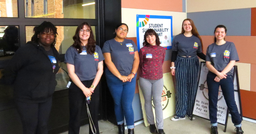 Net Impact MBU members at the first annual Student Sustainability Summit, from left to right: Autumn Taylor '24, Heather Korzun '23, Jackie Peraza '24, Sophie Sons '22 (James Madison University), Chrissy Mahoney '22, Grace Gardner '24.