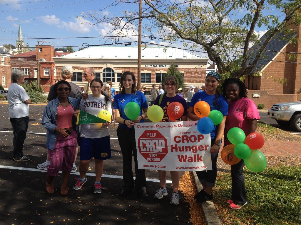 Students Walk to Address Hunger