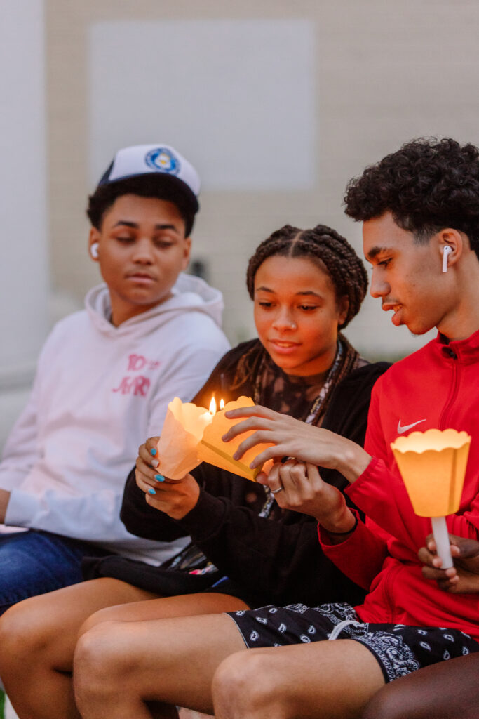 MBU Students share candle-lighting tradition at opening convocation
