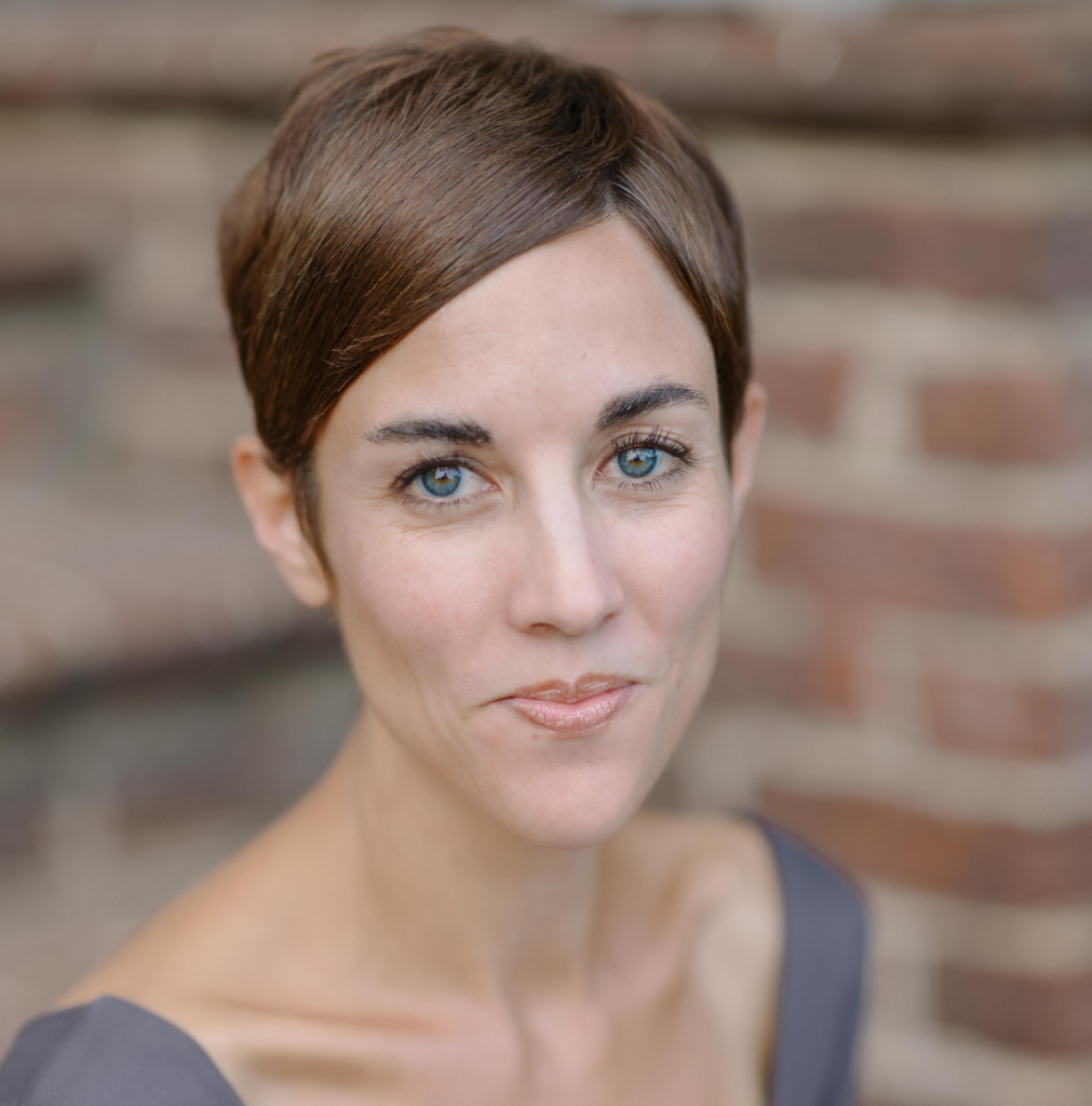 Kerry Cooke headshot